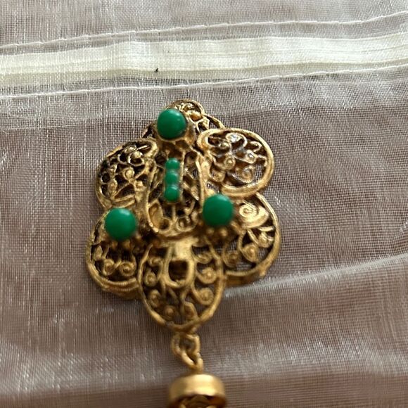 Vintage Victorian Gold and Green Tassel brooch - Picture 2 of 5
